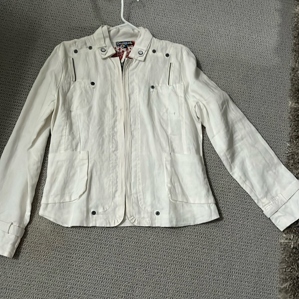 Desigual white 100% Ramie utility jacket.  Zipper front & sleeves.